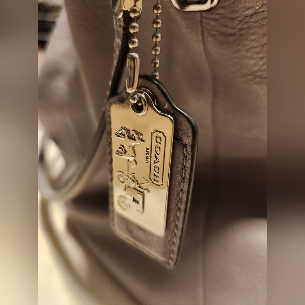 Purse - Picture 2 of 5